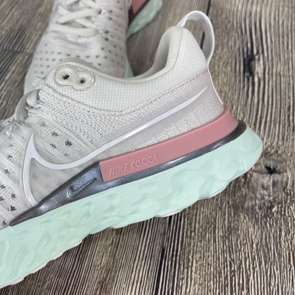 Nike React Infinity Run Flyknit 2 Platinum Tint/Barely Green Wmns 9 CT2423-007 - Picture 7 of 8